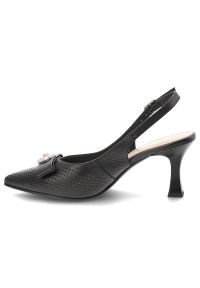 Czółenka damskie S.Barski, skóra naturalna ażurowa cholewka fason slingback regulowany pasek wysoki obcas ozdobna aplikacja, czarne, CR61-3119. Zapięcie: pasek. Kolor: czarny. Materiał: skóra. Szerokość cholewki: normalna. Wzór: ażurowy, aplikacja. Obcas: na obcasie. Wysokość obcasa: wysoki #7