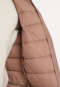 Born2be - Beżowa Pikowana Kurtka w Klasycznym Stylu Nelaniel. Okazja: na co dzień. Kolor: beżowy. Materiał: jeans. Styl: klasyczny #3