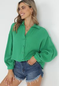 Born2be - Zielona Bawełniana Koszula Oversize z Szerokimi Rękawami Melillia. Okazja: na co dzień. Kolor: zielony. Materiał: bawełna. Styl: casual