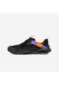 Buty sportowe dla dzieci Decathlon Playful Summer. Okazja: na uczelnię. Zapięcie: rzepy. Kolor: czarny. Materiał: tkanina, kauczuk. Szerokość cholewki: normalna. Sport: turystyka piesza