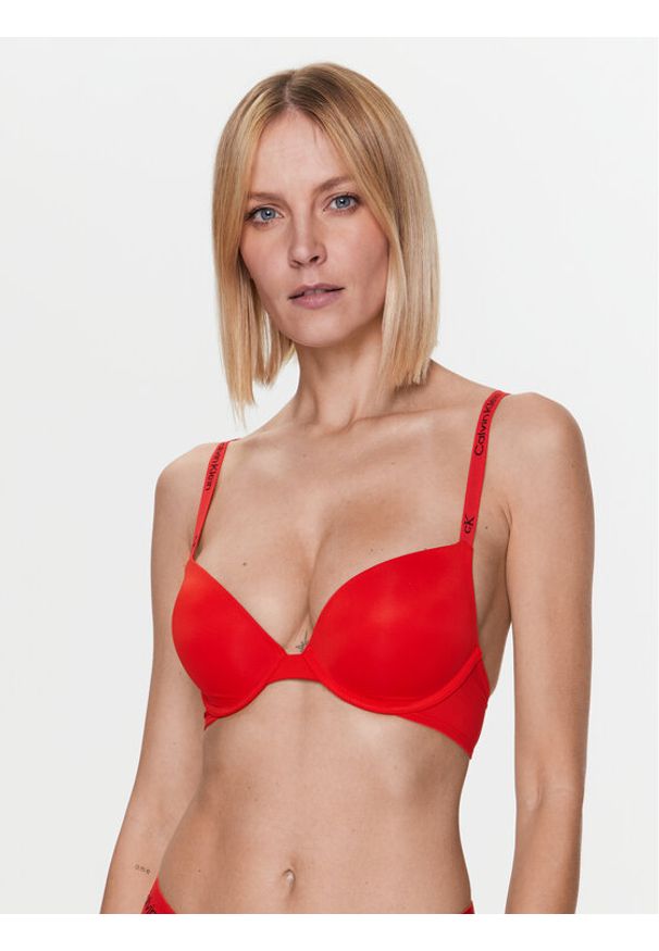 Calvin Klein Underwear Biustonosz push-up 000QF7252E Czerwony. Kolor: czerwony. Materiał: syntetyk. Rodzaj stanika: push-up