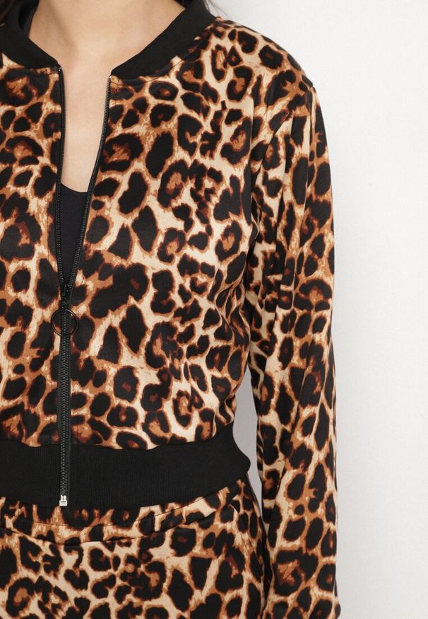 Born2be - Brązowy Komplet Dresowy w Panterkę Bluza ze Ściągaczami i Szerokie Spodnie Sonaniela. Kolor: brązowy. Materiał: dresówka. Wzór: motyw zwierzęcy