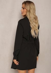 Renee - Czarna Koszulowa Sukienka Utility z Plisowaną Asymetryczną Spódnicą z Paskiem Mussoria. Kolor: czarny. Typ sukienki: asymetryczne, koszulowe