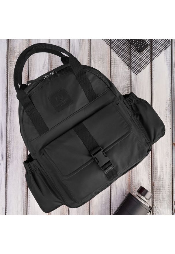 Plecak sportowy damski PAOLO PERUZZI T-84-BL czarny. Kolor: czarny. Materiał: materiał. Styl: sportowy