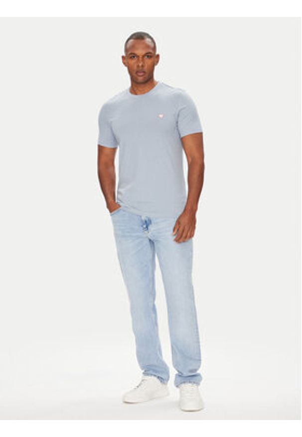 Guess T-Shirt M2YI36 I3Z14 Niebieski Slim Fit. Kolor: niebieski. Materiał: bawełna