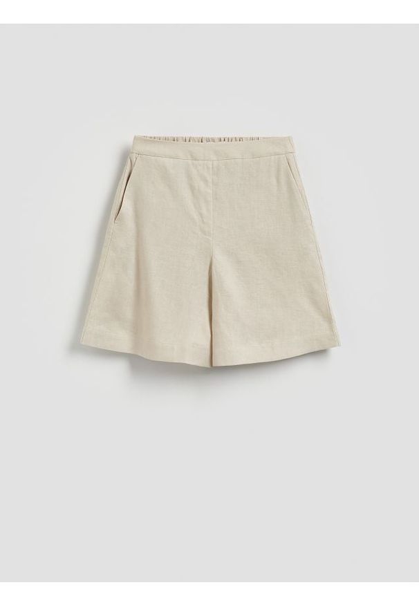 Reserved - Lniane szorty - beżowy. Kolor: beżowy. Materiał: len