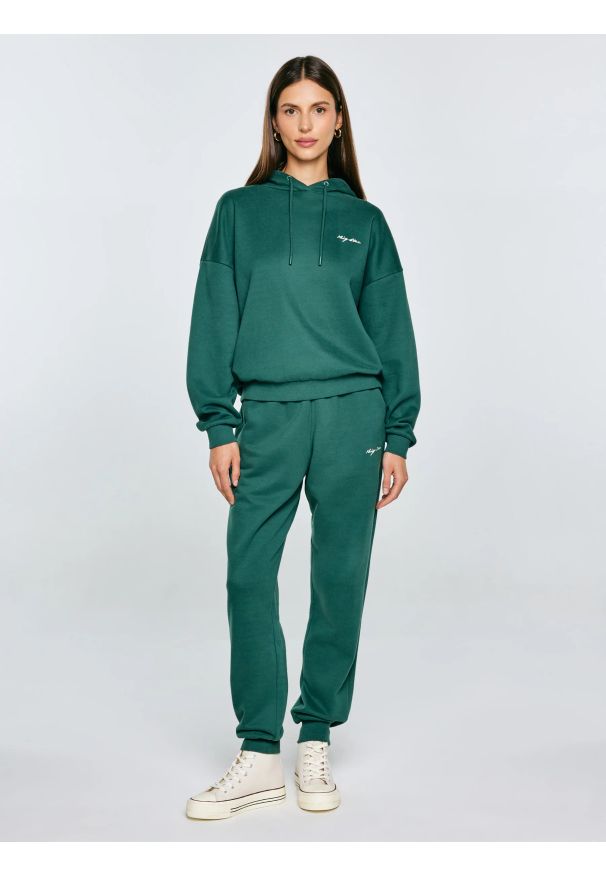 Big-Star - Bluza damska z kapturem zielona Megan 304. Okazja: na co dzień. Typ kołnierza: kaptur. Kolor: zielony. Materiał: dzianina. Wzór: haft. Styl: elegancki, casual
