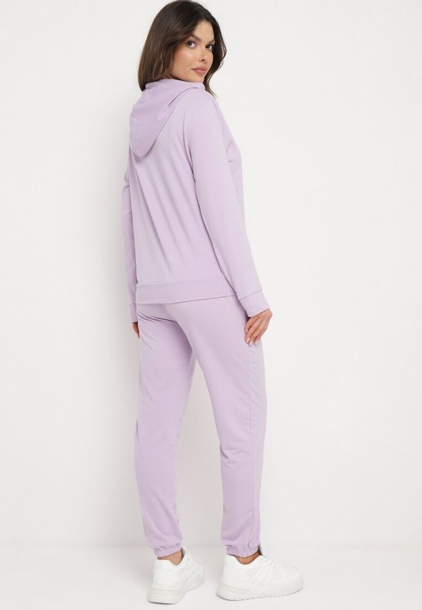 Born2be - Fioletowy Komplet Dresowy Bluza Kangurka z Kapturem i Spodnie Joggery Triasa. Kolor: fioletowy. Materiał: dresówka
