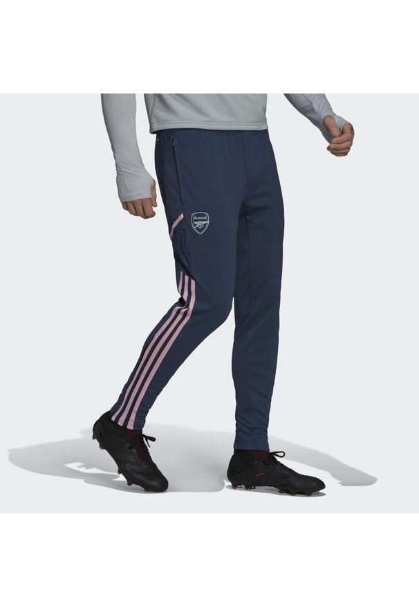 Spodnie do piłki nożnej męskie Adidas Arsenal Condivo 22 Training Pants. Kolor: niebieski. Materiał: materiał, dresówka