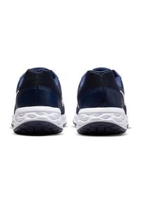 Buty do biegania Nike Revolution 6 Next Nature M DC3728-401 granatowe. Kolor: niebieski. Materiał: guma. Szerokość cholewki: normalna. Sezon: zima. Model: Nike Revolution. Sport: bieganie