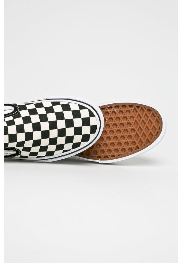 Vans - Tenisówki Classic Slip-On Platform. Zapięcie: bez zapięcia. Kolor: beżowy. Materiał: guma. Obcas: na platformie