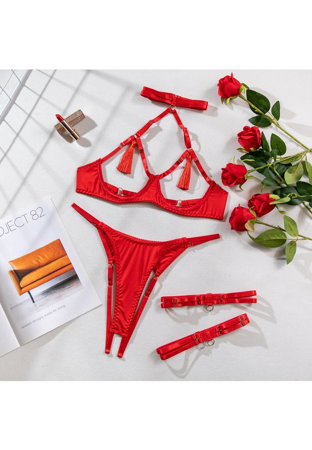 Intica - Komplet bielizny z wycięciami i regulowanymi paskami Puica. Kolor: czerwony. Materiał: materiał. Wzór: paski