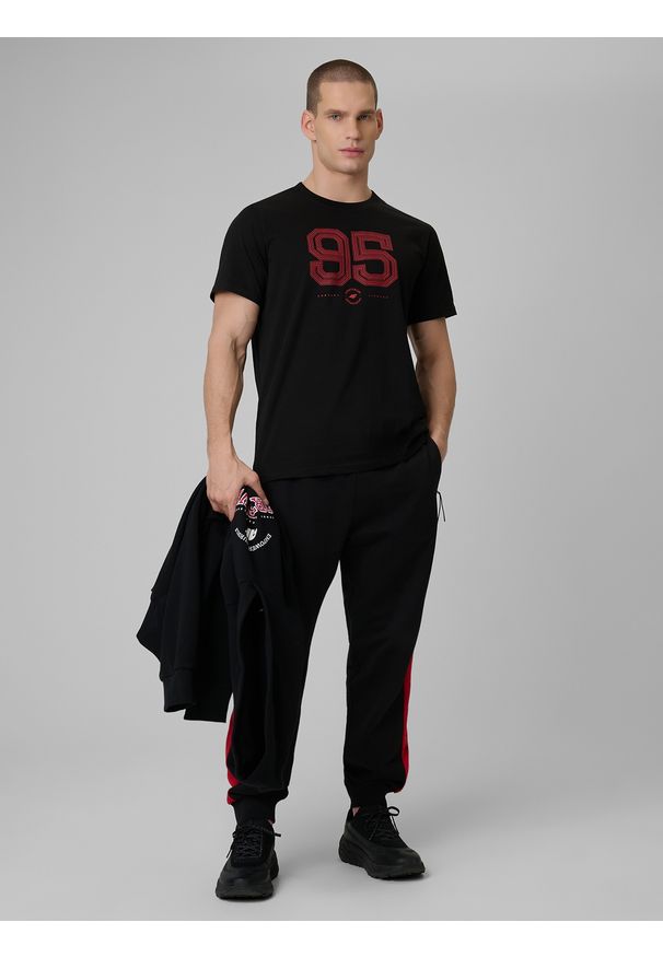 4f - 4F T-shirt regular z nadrukiem męski - czarny L. Okazja: na co dzień. Kolor: czarny. Materiał: dzianina, bawełna, materiał. Wzór: nadruk. Styl: casual, klasyczny