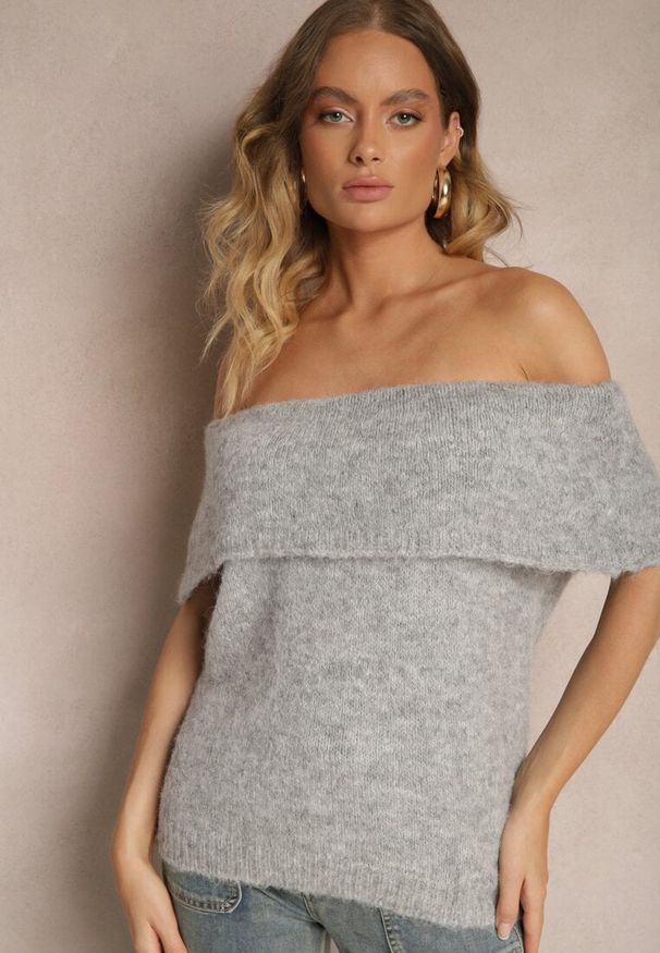 Renee - Jasnoszary Sweter Top z Hiszpańskim Wywijanym Dekoltem z Wełną Inarose. Okazja: na co dzień. Kolor: szary. Materiał: wełna. Styl: elegancki, casual