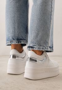 Born2be - Biało-Srebrne Sneakersy VICES na Grubej Podeszwie z Przeszyciami i Tłoczeniem Berolle. Okazja: na co dzień. Kolor: biały. Materiał: jeans, dresówka #2