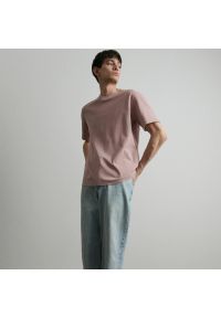 Reserved - PREMIUM T-shirt regular z bawełny organicznej - Różowy. Kolor: różowy. Materiał: bawełna