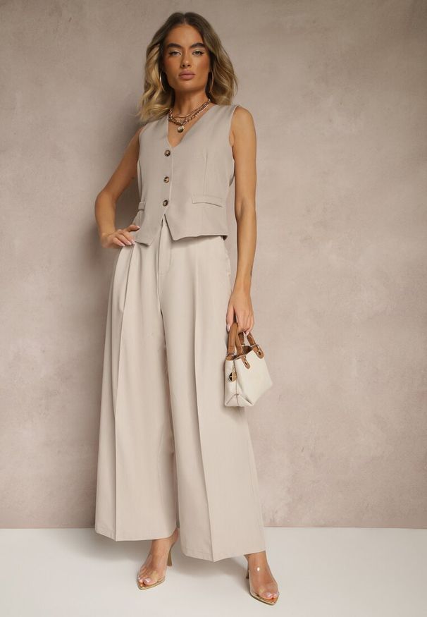 Renee - Jasnobeżowe Garniturowe Spodnie z Wiskozą o Szerokim Kroju z Zakładkami Galaniel. Okazja: na co dzień, na spotkanie biznesowe, do pracy. Kolor: beżowy. Materiał: wiskoza. Styl: casual, biznesowy, klasyczny