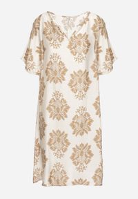 Born2be - Ciemnobeżowa Pudełkowa Sukienka z Wiskozy Ozdobiona Geometrycznym Wzorem Emilavie. Okazja: na co dzień. Typ kołnierza: dekolt w kształcie V. Kolor: beżowy. Materiał: wiskoza. Wzór: geometria, aplikacja. Typ sukienki: proste. Styl: klasyczny, casual, elegancki #3