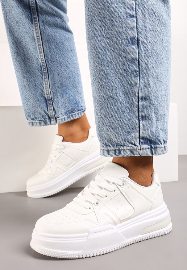 Renee - Białe Sportowe Sneakersy na Grubej Podeszwie z Wiązaniem Mintellia. Zapięcie: sznurówki. Kolor: biały. Materiał: jeans. Sezon: lato