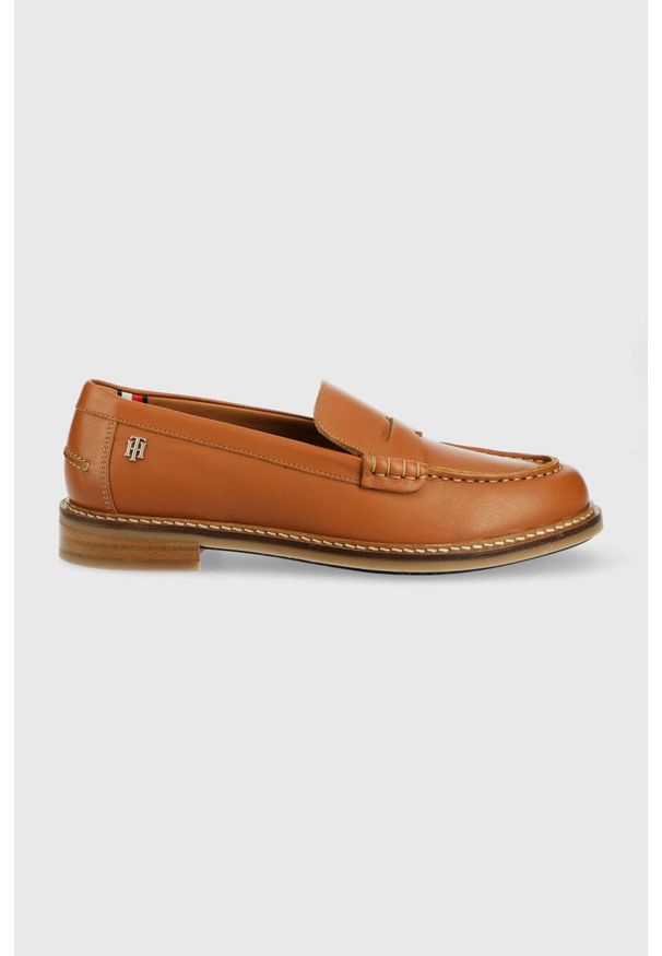 TOMMY HILFIGER - Tommy Hilfiger mokasyny skórzane TH Preppy Flat Loafer damskie kolor brązowy na płaskim obcasie. Nosek buta: okrągły. Kolor: brązowy. Materiał: skóra. Obcas: na obcasie. Wysokość obcasa: niski