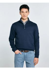 Big-Star - Bluza męska ze stójką granatowa Salih 403. Typ kołnierza: kołnierzyk stójkowy. Kolor: niebieski. Materiał: wiskoza, dzianina. Styl: klasyczny #1