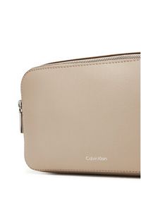 Calvin Klein Torebka Foil Logo Elongated Camera Bag LV04F3276G Beżowy. Kolor: beżowy. Materiał: skórzane