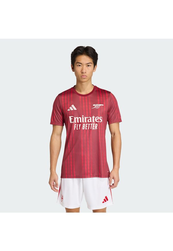 Adidas - Sweter Arsenal FC 26 Pre-Match. Kolor: czerwony, wielokolorowy, fioletowy. Sport: piłka nożna