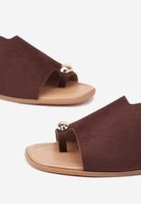 Born2be - Brązowe Klapki Vices Japonki z Metaliczną Ozdobą Arezelia. Okazja: na co dzień. Kolor: brązowy. Wzór: aplikacja. Styl: elegancki, casual #6
