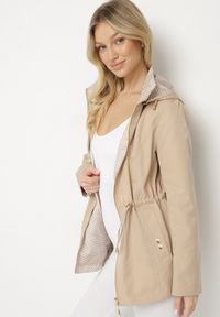 Born2be - Beżowa Kurtka Parka o Dwustronnym Fasonie z Odpinanym Kapturem Desanilia. Okazja: na co dzień, na spacer. Kolor: beżowy. Materiał: jeans. Styl: casual, elegancki #5