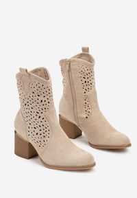 Renee - Beżowe Ażurowe Botki Kowbojki na Słupku Velaelia. Okazja: na co dzień. Kolor: beżowy. Wzór: ażurowy. Obcas: na słupku. Styl: casual, elegancki. Wysokość obcasa: średni #3
