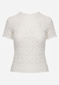 Renee - Biała Dopasowana Bluzka z Koronki z Krótkim Rękawem Britune. Okazja: na co dzień. Kolor: biały. Materiał: koronka. Długość rękawa: krótki rękaw. Długość: krótkie. Wzór: koronka. Sezon: lato. Styl: casual #7