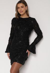 Born2be - Czarna Cekinowa Sukienka z Kwiatami 3D Naweda. Okazja: na spotkanie biznesowe. Kolor: czarny. Materiał: poliester, jeans. Wzór: kwiaty. Styl: biznesowy #1