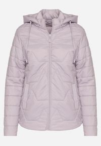 Born2be - Jasnofioletowa Pikowana Kurtka z Odpinanym Kapturem Noridi. Okazja: na co dzień. Kolor: fioletowy. Materiał: jeans. Styl: klasyczny, casual, elegancki #3