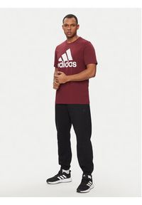 Adidas - adidas T-Shirt Essentials IS1301 Bordowy Regular Fit. Kolor: czerwony. Materiał: bawełna #4