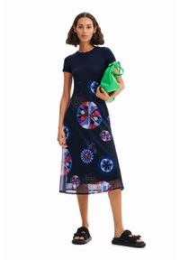 Desigual sukienka x Christian Lacroix kolor granatowy midi rozkloszowana. Kolor: niebieski. Materiał: materiał, wiskoza. Długość rękawa: krótki rękaw. Typ sukienki: rozkloszowane. Styl: klasyczny. Długość: midi #2
