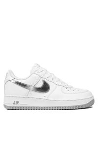 Sneakersy Nike. Kolor: biały. Styl: retro