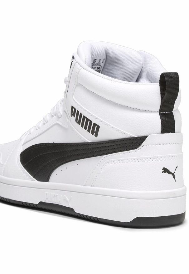 Buty do chodzenia męskie Puma Rebound V6. Kolor: biały, czarny, wielokolorowy. Materiał: guma, skóra, syntetyk, materiał. Szerokość cholewki: normalna. Sport: turystyka piesza