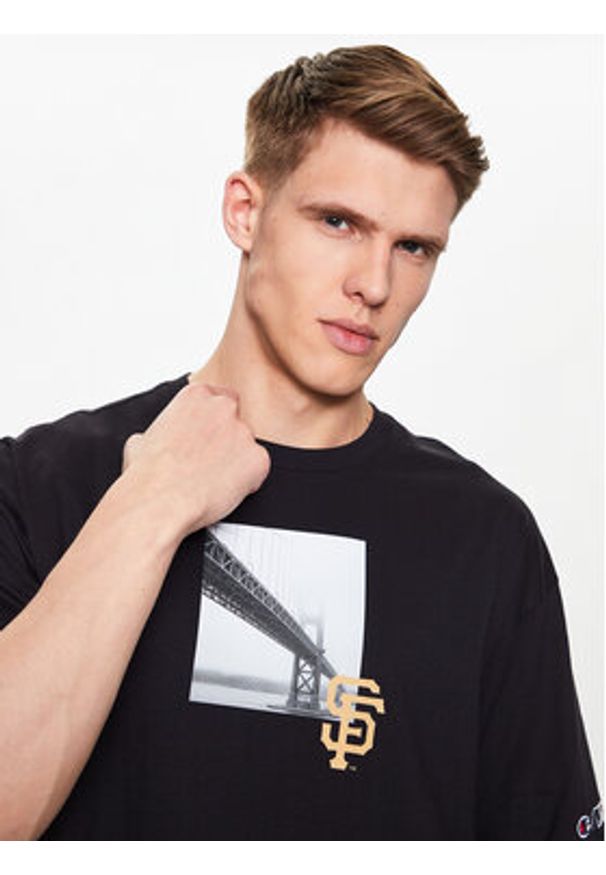 Champion T-Shirt 218924 Czarny Regular Fit. Kolor: czarny. Materiał: bawełna