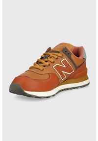 New Balance sneakersy ML574OMA kolor brązowy ML574OMA-225. Nosek buta: okrągły. Zapięcie: sznurówki. Kolor: brązowy. Materiał: guma. Model: New Balance 574 #4