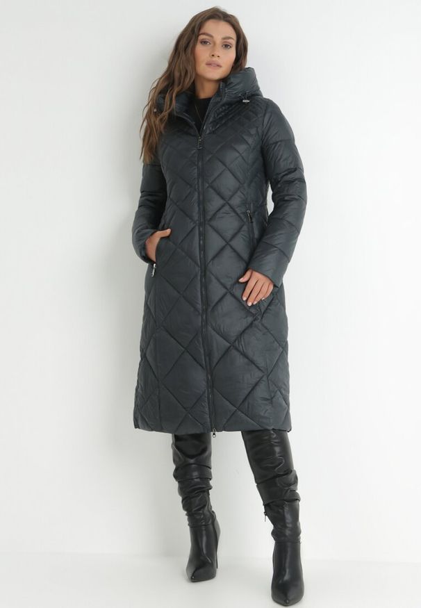 Born2be - Ciemnozielona Kurtka za Kolano Pikowana Viphee. Kolor: zielony. Materiał: materiał. Sezon: zima, jesień