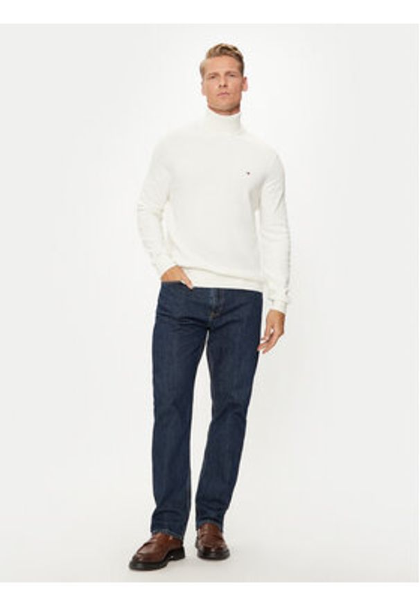TOMMY HILFIGER - Tommy Hilfiger Golf MW0MW28048 Biały Regular Fit. Typ kołnierza: golf. Kolor: biały. Materiał: bawełna
