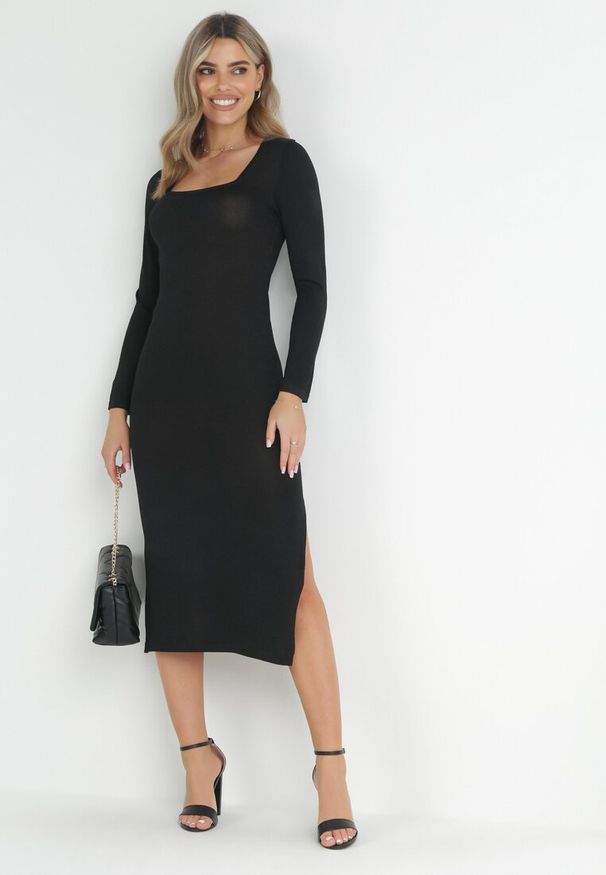 Born2be - Czarna Dopasowana Sukienka z Metaliczną Nitką i Rozcięciem Telor. Kolor: czarny. Styl: elegancki