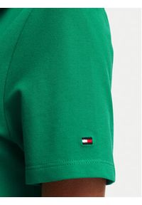 TOMMY HILFIGER - Tommy Hilfiger Sukienka codzienna 1985 WW0WW48749 Zielony Regular Fit. Okazja: na co dzień. Kolor: zielony. Materiał: bawełna. Typ sukienki: proste. Styl: casual #4