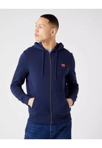 Wrangler - WRANGLER ZIP THRU HOODIE MĘSKA BLUZA KAPTUR LOGO. Okazja: na co dzień, na spacer. Typ kołnierza: kaptur. Materiał: bawełna, jeans, puch. Styl: sportowy, casual, elegancki, klasyczny