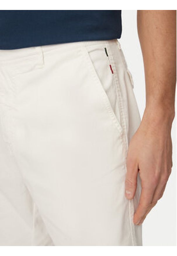 Aeronautica Militare Szorty materiałowe 261BE0278UCT04292 Biały Regular Fit. Kolor: biały. Materiał: bawełna