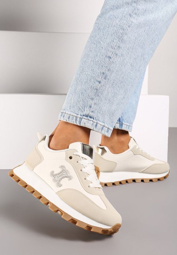 Born2be - Beżowe Płaskie Sneakersy z Metalicznymi Wstawkami i Sznurowaniem Zetista. Okazja: na co dzień. Zapięcie: sznurówki. Kolor: beżowy. Materiał: bawełna, jeans. Sezon: wiosna