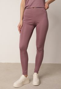 Born2be - Fioletowe Legginsy w Stylu Basic z Wyszczuplającym Pasem Samertes. Okazja: do pracy, na co dzień, na spacer. Stan: podwyższony. Kolor: fioletowy. Długość: krótkie. Styl: casual #3