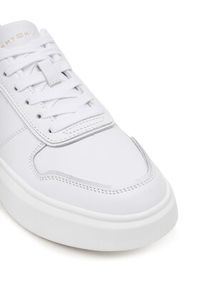 TOMMY HILFIGER - Tommy Hilfiger Sneakersy Patent Platform FW0FW08819 Biały. Kolor: biały. Materiał: skóra. Obcas: na platformie #6