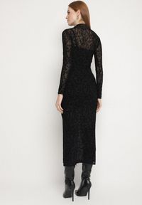 Born2be - Czarna Dopasowana Sukienka Koktajlowa z Wiskozą z Welurowym Wzorem Kwiatów Alerre. Okazja: na co dzień. Kolor: czarny. Materiał: wiskoza, welur. Długość rękawa: na ramiączkach. Wzór: kwiaty. Styl: wizytowy #2