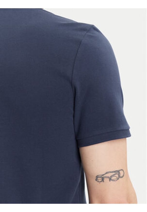 Moose Knuckles Polo Everett M34MT712 Granatowy Slim Fit. Typ kołnierza: polo. Kolor: niebieski. Materiał: bawełna